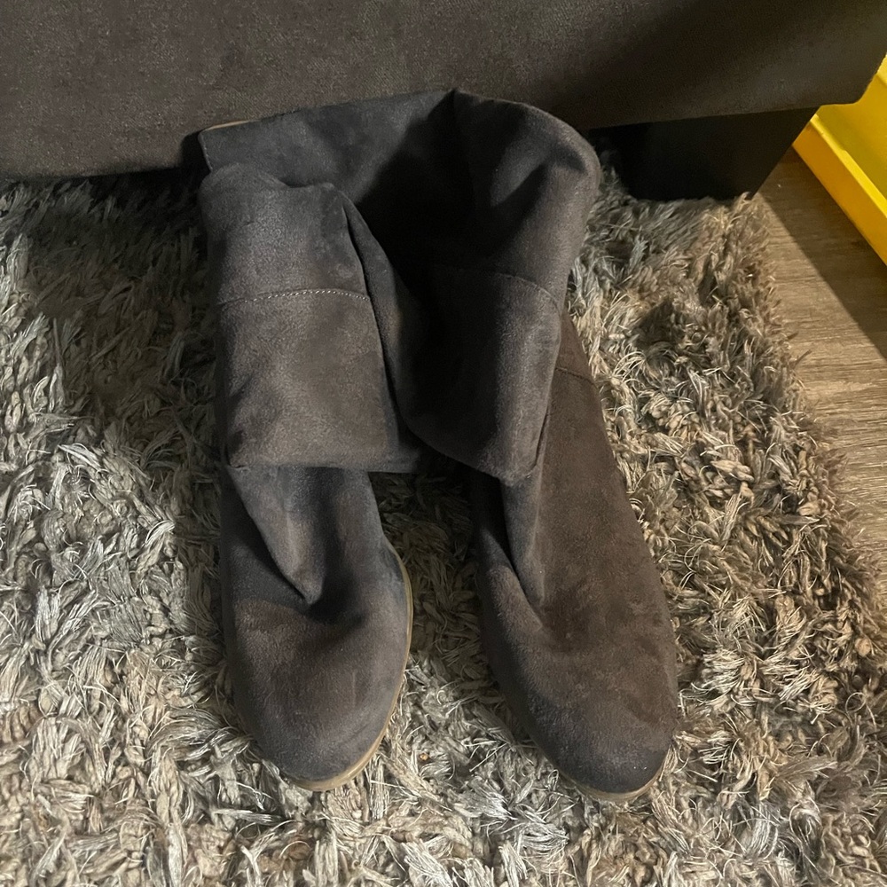 Boots - Picture 2 of 2